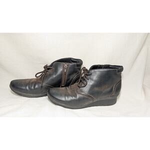 Clarks Womens Cloudsteppers Distressed Ankle Boots 6.5W‎ brown minimalist